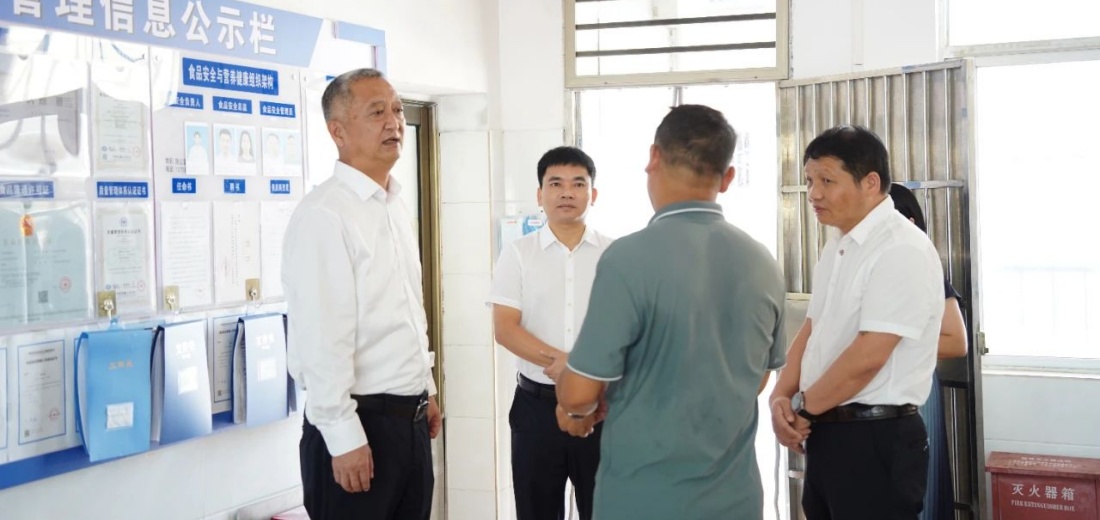 李湖到三亚调研检查学校工作情况