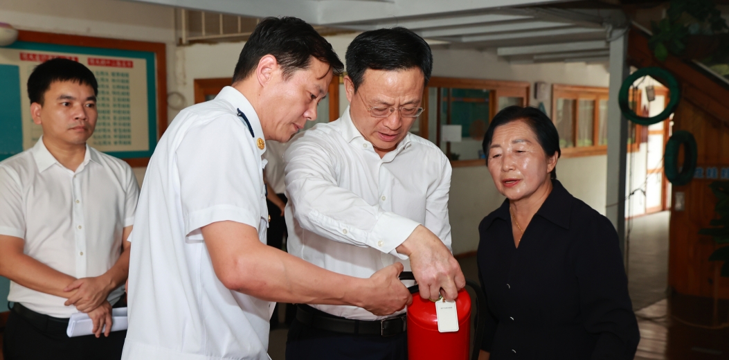 王祺扬调研重点场所消防安全工作