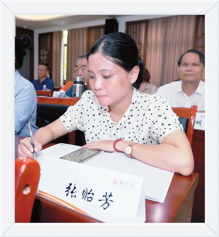 13年坚守 用汗水浇灌城市的洁净美丽