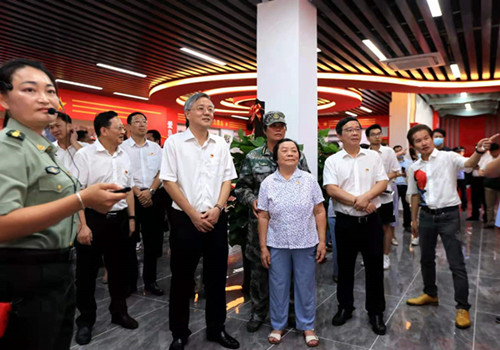 “市、区、社区”三级党委联动现场体验学习暨市委党史学习教育读书班举行