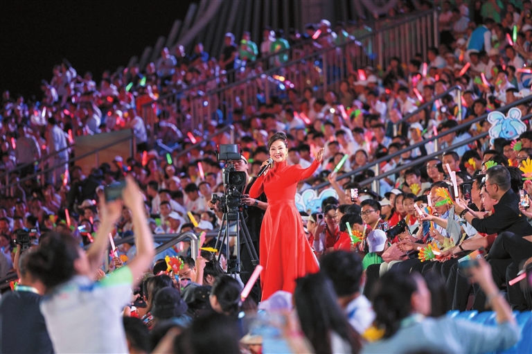 海角天涯心相连 共叙和谐民族情